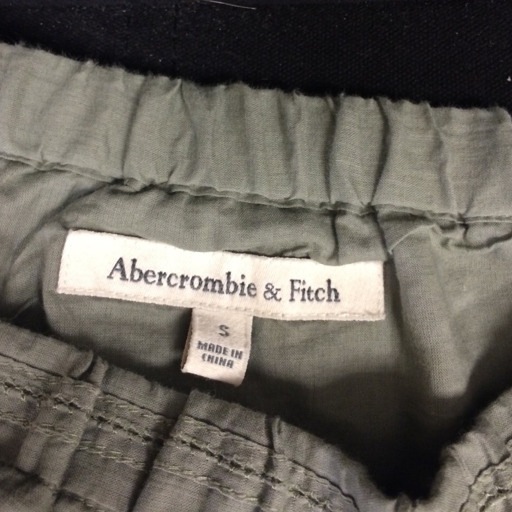 Small green Abercrombie skirt - Picture 3 of 3